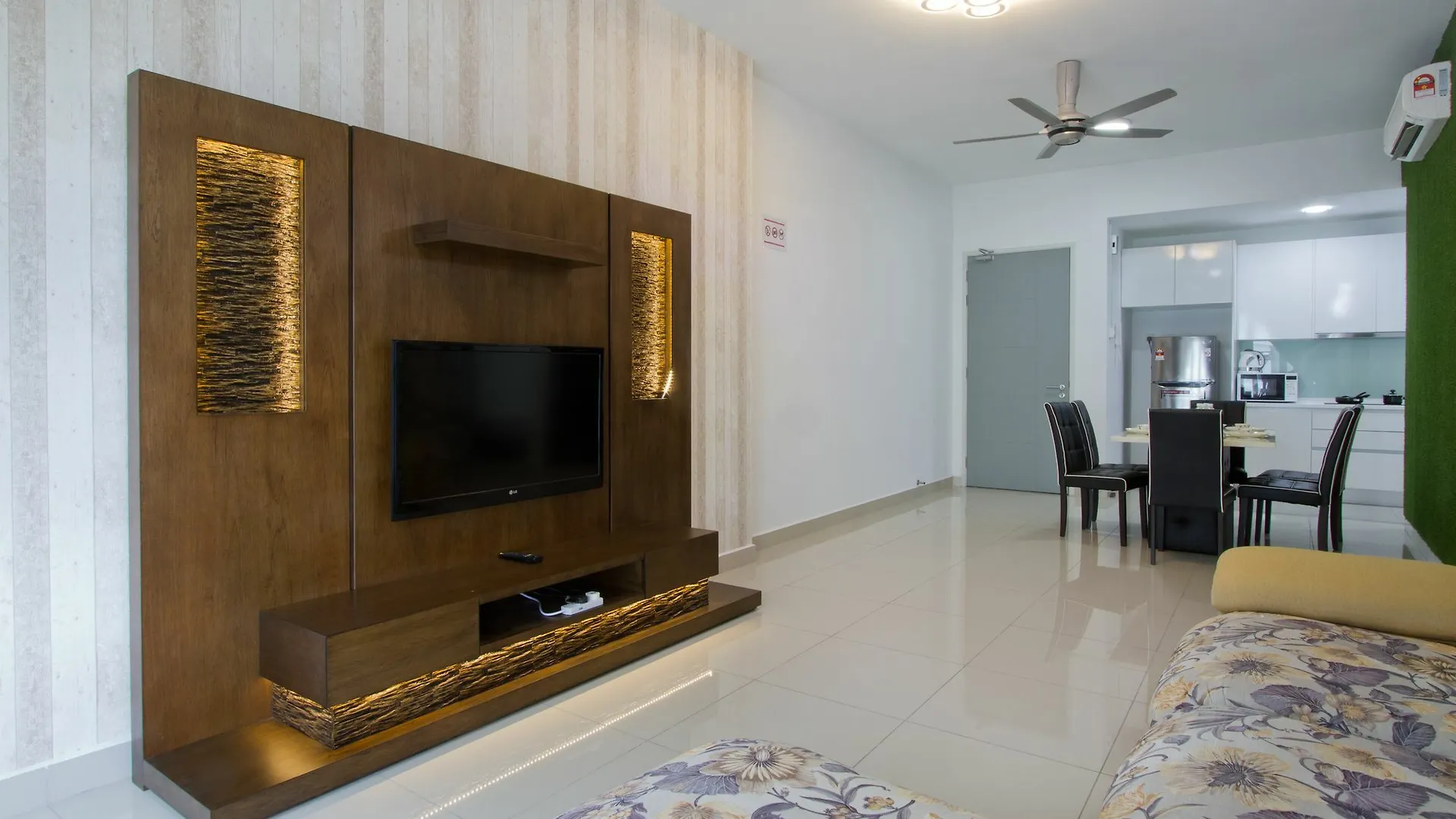 Tropez Residence Danga Bay Johor Bahru 0*,