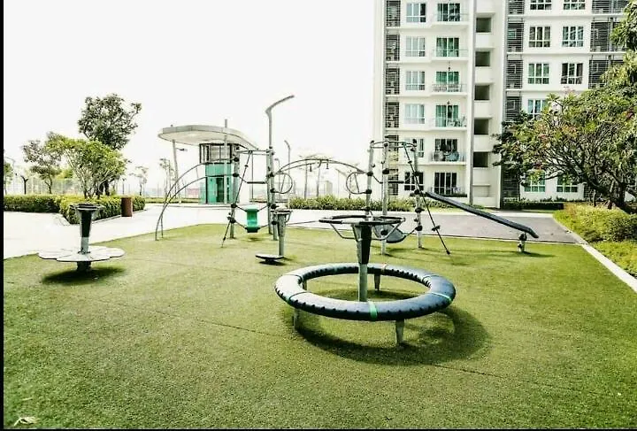 Tropez Residence Danga Bay Johor Bahru 0*,